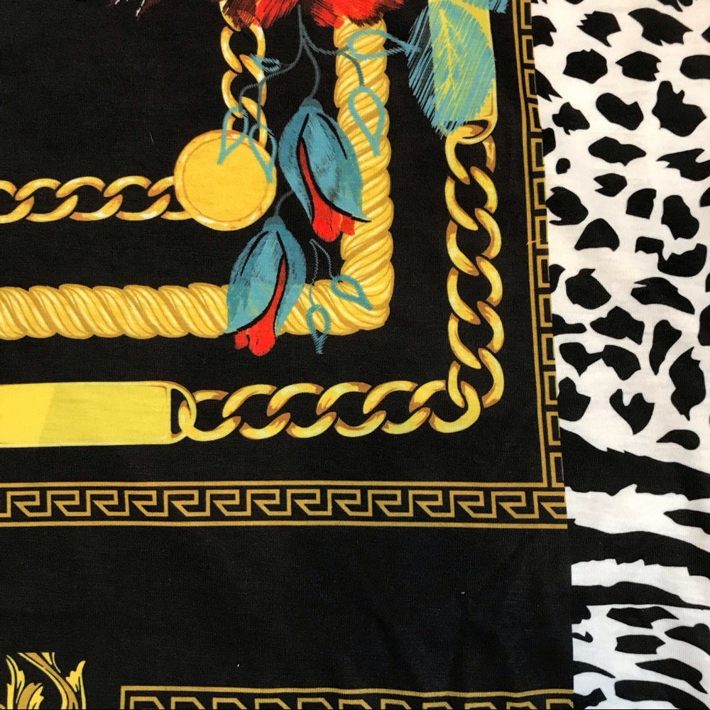 Men’s “Floral Chains“ tee. Sizes Medium, and Large. - Picture 3 of 3